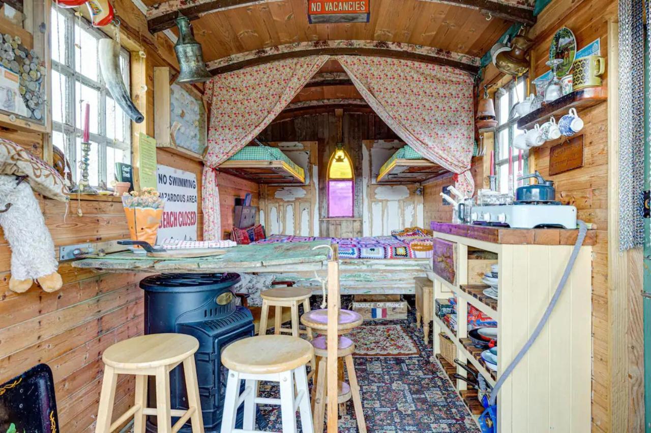 Glamping Wagon - 1 X Double Bed 2 X Single Bed * Scarborough